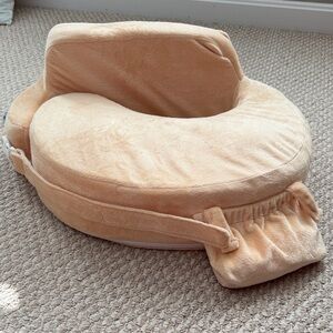 My Brest Friend Nursing Pillow in Gold